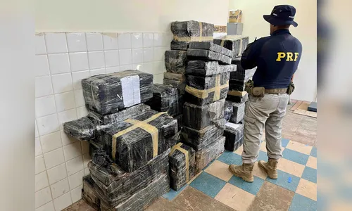 PRF apreende mais de uma tonelada de maconha na BR-277 em Guarapuava