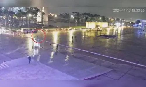 Vídeo mostra momento em que homem detona explosivos em Brasília; veja