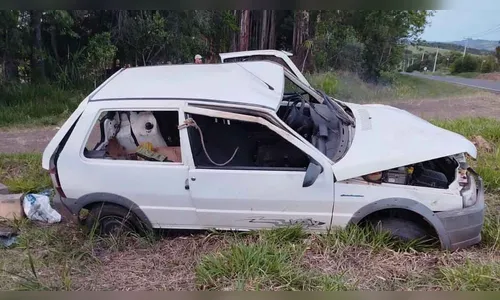 Homem fica ferido em capotamento na PR-487 em Cândido de Abreu
