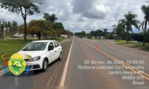 Colisão entre Gol e caminhonete na PR-466 deixa um ferido em J. Alegre