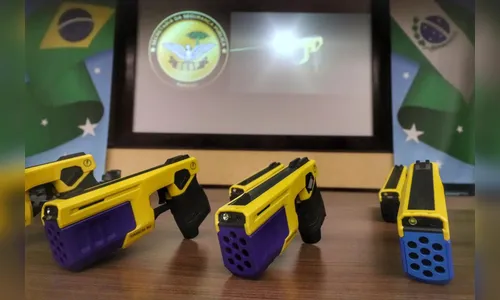 Policiais do Paraná vão usar também armas não letais a partir de 2025