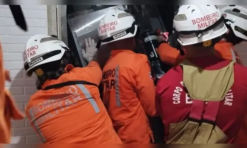 Elevador de prédio de luxo despenca do 6º andar e mata dois homens
