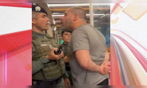 Delegado é detido após xingar policial militar de 