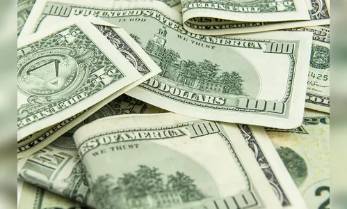 Dólar sobe com alta dos juos dos Treasuries por eleições nos EUA