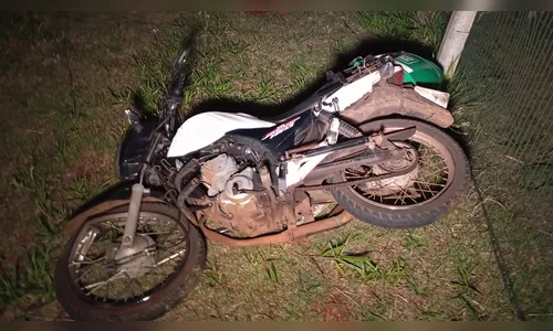 Motociclista tem CNH suspensa ao bater em carreta em Apucarana