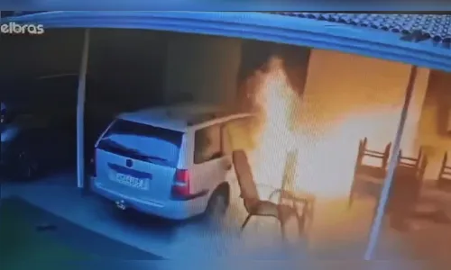 Câmera flagra explosão de botijão de gás em residência de Maringá