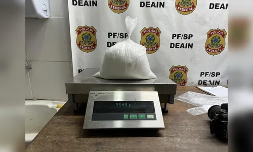 PF flagra mais de 30kg de droga com passageiros de voos internacionais