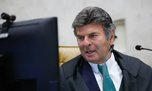 Fux pede a Barroso sessão extraordinária para votar liminar sobre bets