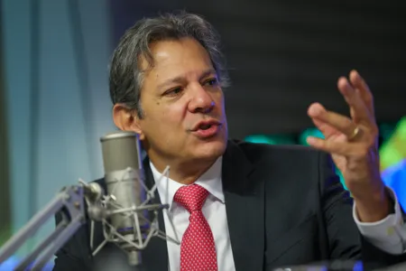 Haddad diz que Brasil deve concluir a regulamentação da tributária