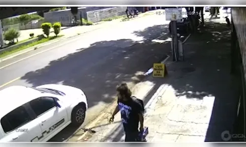 Em poucos segundos! Vídeo mostra ladrão furtando carro em Apucarana