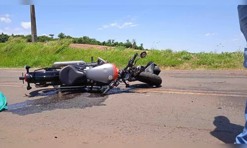 Motociclista morre em colisão com caminhão na PR-281, em São João