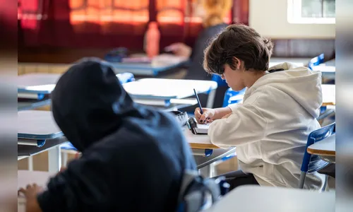 Colégios estaduais decidem se vão aderir ao 