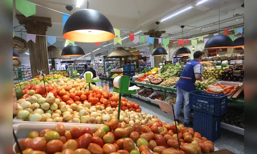 Veja os alimentos que ficaram mais caros e mais baratos no Paraná
