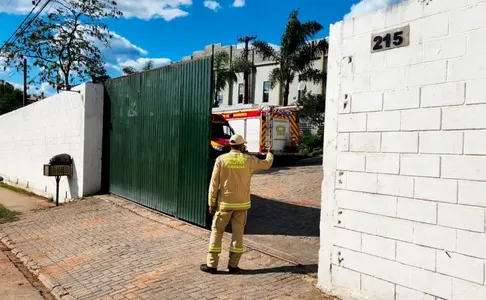 O acidente aconteceu na fábrica, que fica na Rua Theodoro Kochinski