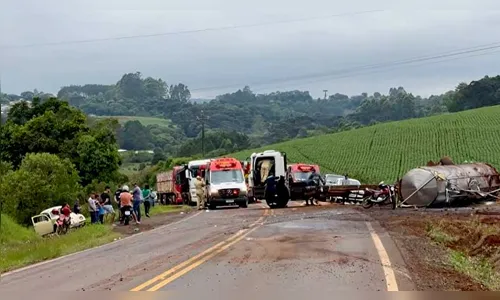 Motorista de caminhão fica ferido em grave acidente na PR-487