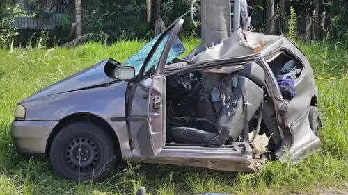 O corpo foi ejetado do carro.