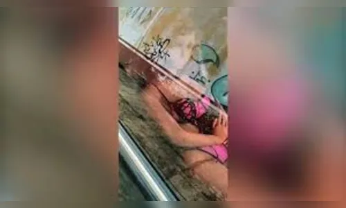 Boneca inflável ‘passeia’ de carro e vira piada na internet