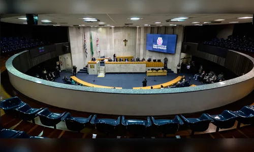 Vereadores de São Paulo aumentam o próprio salário em 37%