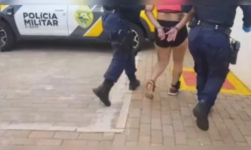 Mulher com tornozeleira pega carro de app para buscar arma e vai presa