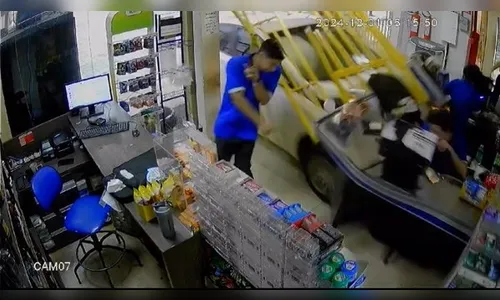 Funcionário escapa de atropelamento em loja em Palmas; Veja vídeo