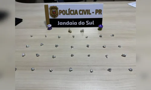 PC-PR apreende 30 pedras de crack com mulher e menor em Jandaia do Sul