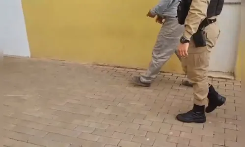 Mulher denuncia marido após flagrá-lo tentando beijar a enteada
