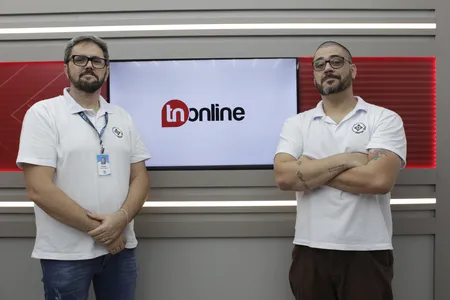 Professor Bruno Lacerda (à esquerda) e professor Guilherme Bomba dão dicas para quem vai fazer o Enem