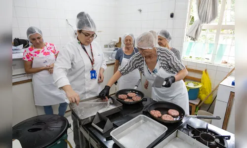 Apucarana inicia curso de preparação de hambúrguer gourmet
