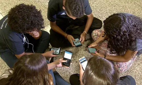 Colégios de Apucarana orientam sobre lei que proíbe celulares