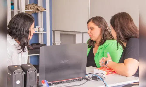 Deficiente visual faz prova de proficiência em língua estrangeira