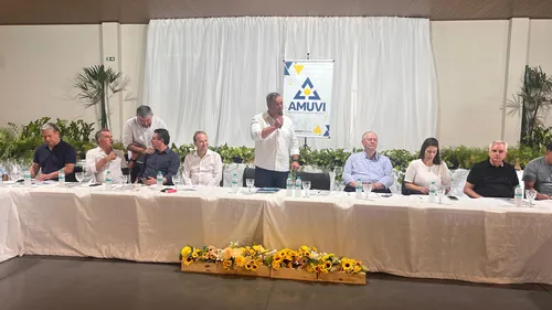 Reunião dos prefeitos da Amuvi em Ivaiporã