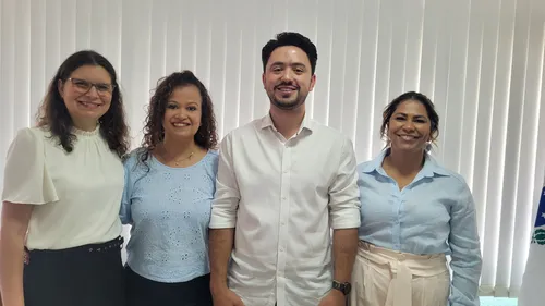 Rodolfo Mota e as três secretarias anunciadas: Fabíola Cristira Carrero (Assistência Social), Karine Mota (Mulher e Assuntos da Família) e Ana Paula do Carmo Donato (Educação)