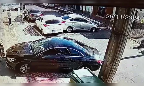 Vídeos mostram flagrante de acidente no centro de Apucarana; assista