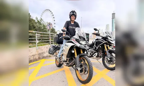 BMW fica destruída após bater de frente com carro; motociclista morreu