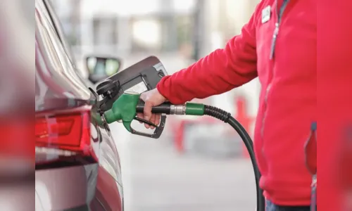 China reduz preços de gasolina e diesel devido a queda do petróleo