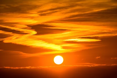 O estado entra em alerta vermelho, com temperaturas podendo ficar até 7°C acima da média