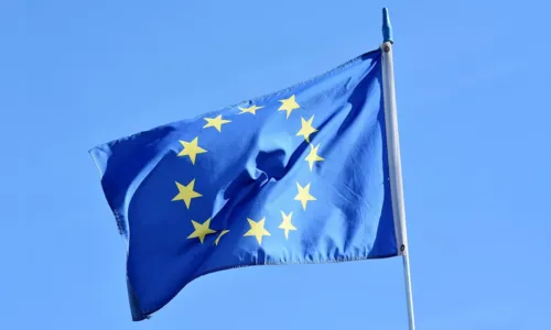 Bolsas da Europa fecham em alta, com indicadores de inflação