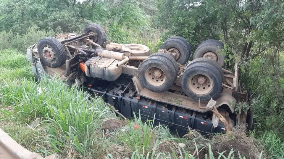 Acidente ocorreu em um trecho da BR-376, em Ponta Grossa