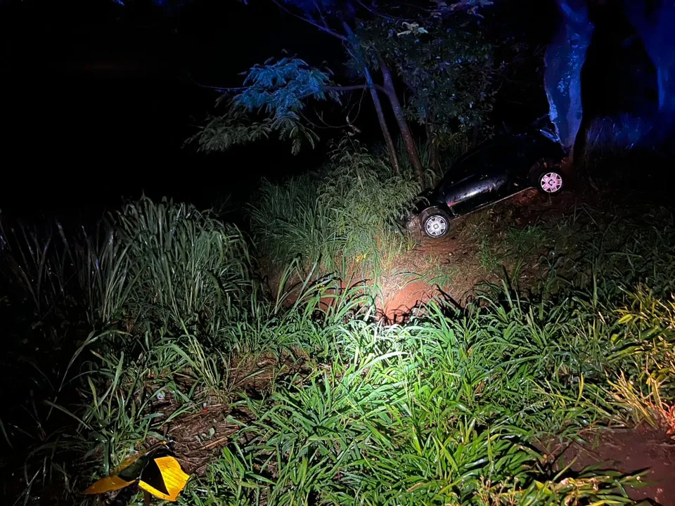 Acidente ocorreu na madrugada este domingo