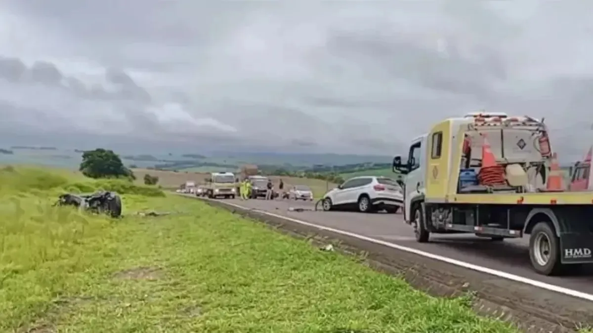 BMW carregado de drogas causa acidente com duas mortes no Paraná