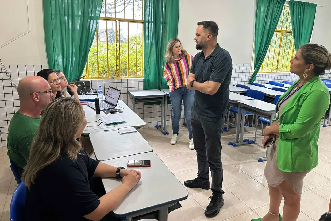 Chuva forte no sábado (07) prejudicou as votações