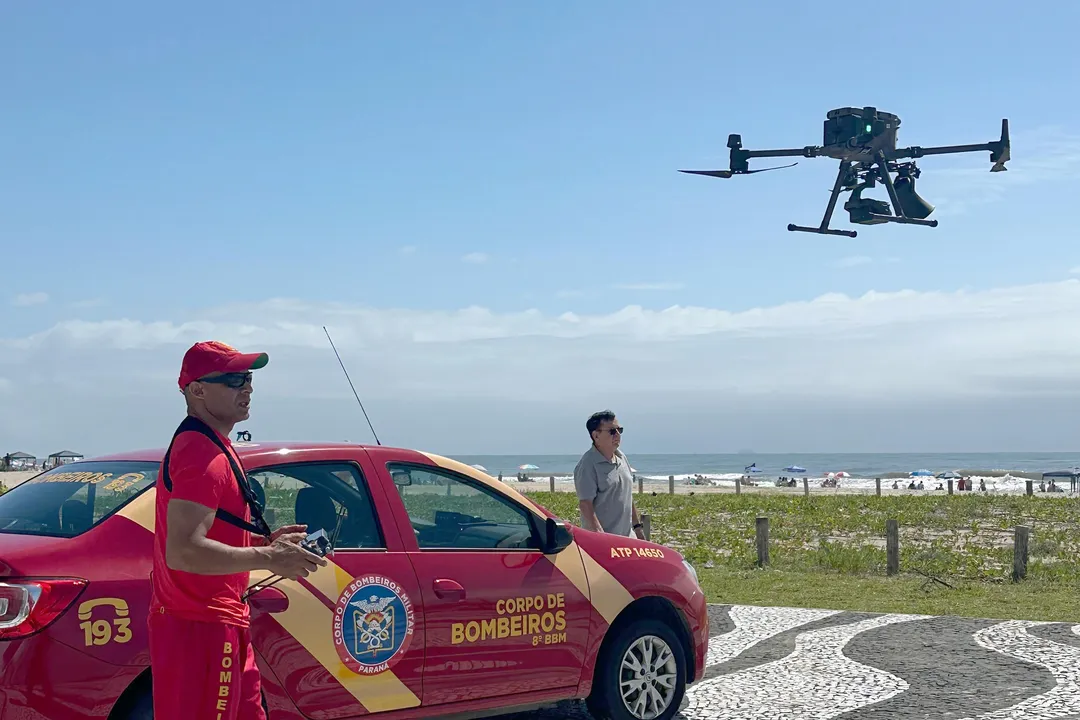 Dois novos drones de alta tecnologia estão ajudando o CBMPR garantir a segurança de milhares de banhistas que lotam as praias do Estado