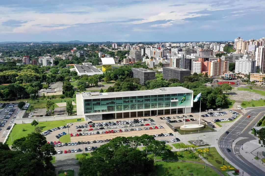 O Estado do Paraná comemora nesta quinta-feira (19) seus 171 anos de emancipação política