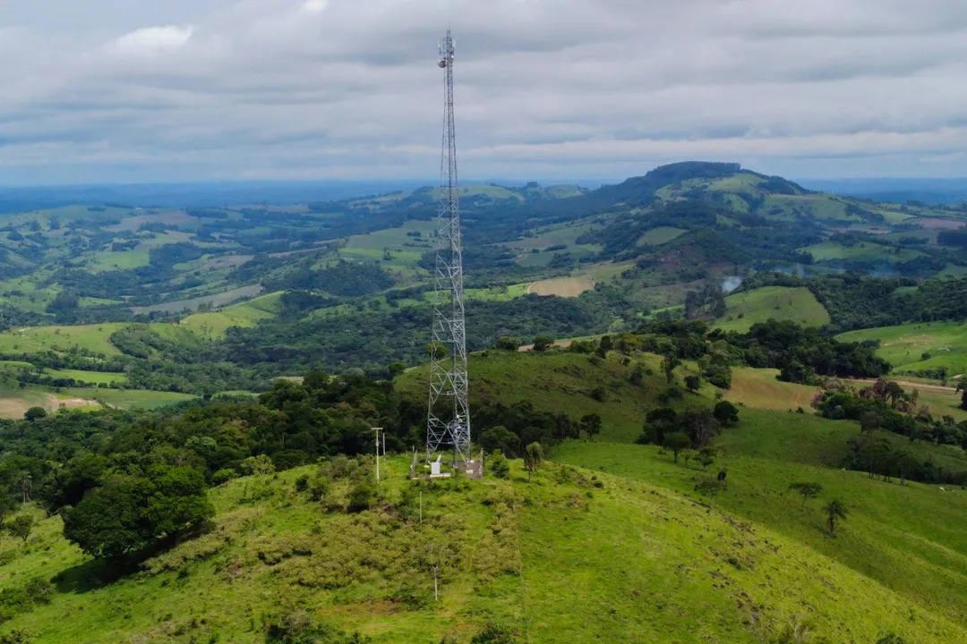 O Governo do Estado investiu em ações de conectividade, buscando aumentar a cobertura de internet e telefonia móvel