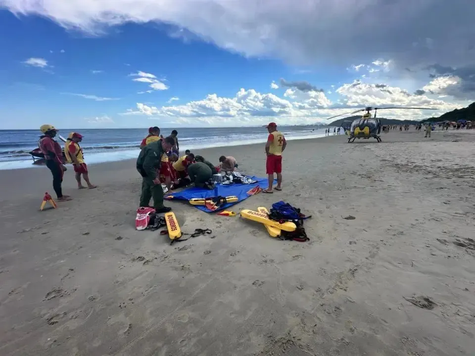 Paraná teve 17 afogamentos e 2.008 incidentes com água viva