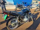 Motocicleta adulterada é apreendida após piloto fazer 'malabarismo'