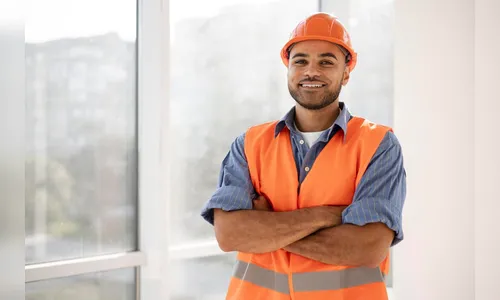 64% dos brasileiros defendem fim da escala 6x1, aponta pesquisa