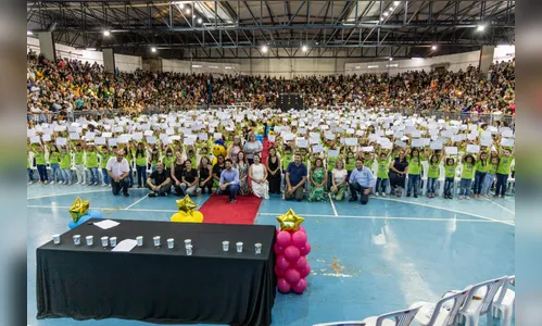 Apucarana realiza formatura de 1.296 alunos da Educação Infantil