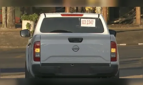 Carros argentinos com placa de papel circulam pelo Paraná