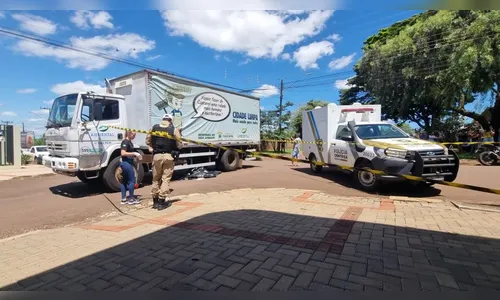 Vídeo mostra momento em que mulher morre atropelada por caminhão